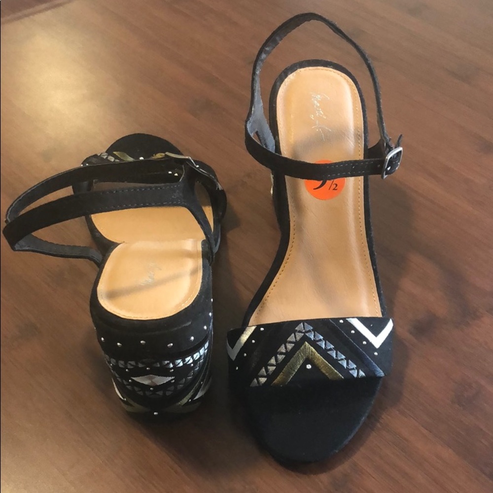 Mari A. Heeled Sandals with Geometric Design